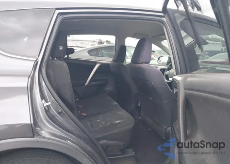 2017 Toyota Rav4 Le z USA, uszkodzony, nr VIN JTMZFREV8HJ721235